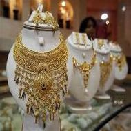 Gold down 1% as India extends bullion import ban